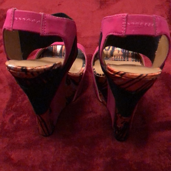 6.5 Dollhouse pink wedges, open toe - Picture 7 of 7